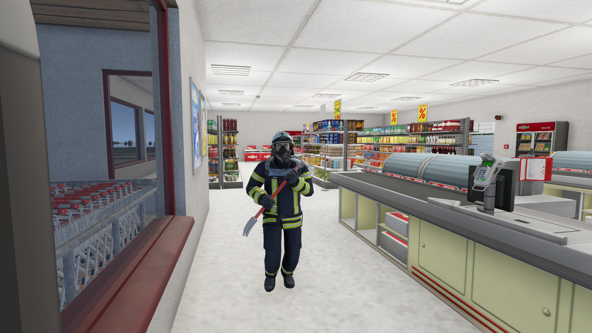 Feuerwehrmann mit Brecheisen in einem Laden. Regale mit Produkten sind im Hintergrund.