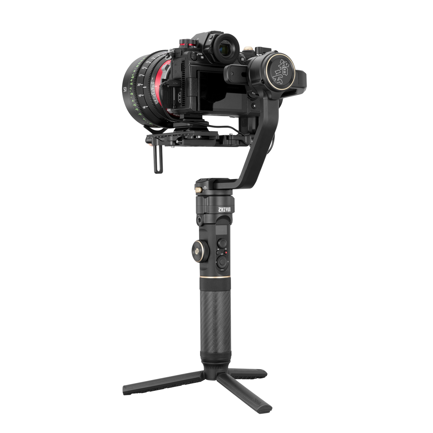 Kamera und Objektiv auf einem Gimbal-Stabilisator, Stativ montiert.