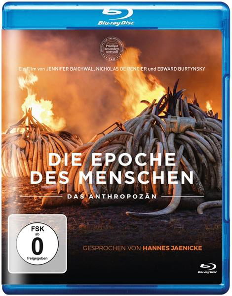 Blu-ray-Filmcover über das Anthropozän. Brennende Bäume, Knochen und Text auf dem Cover.