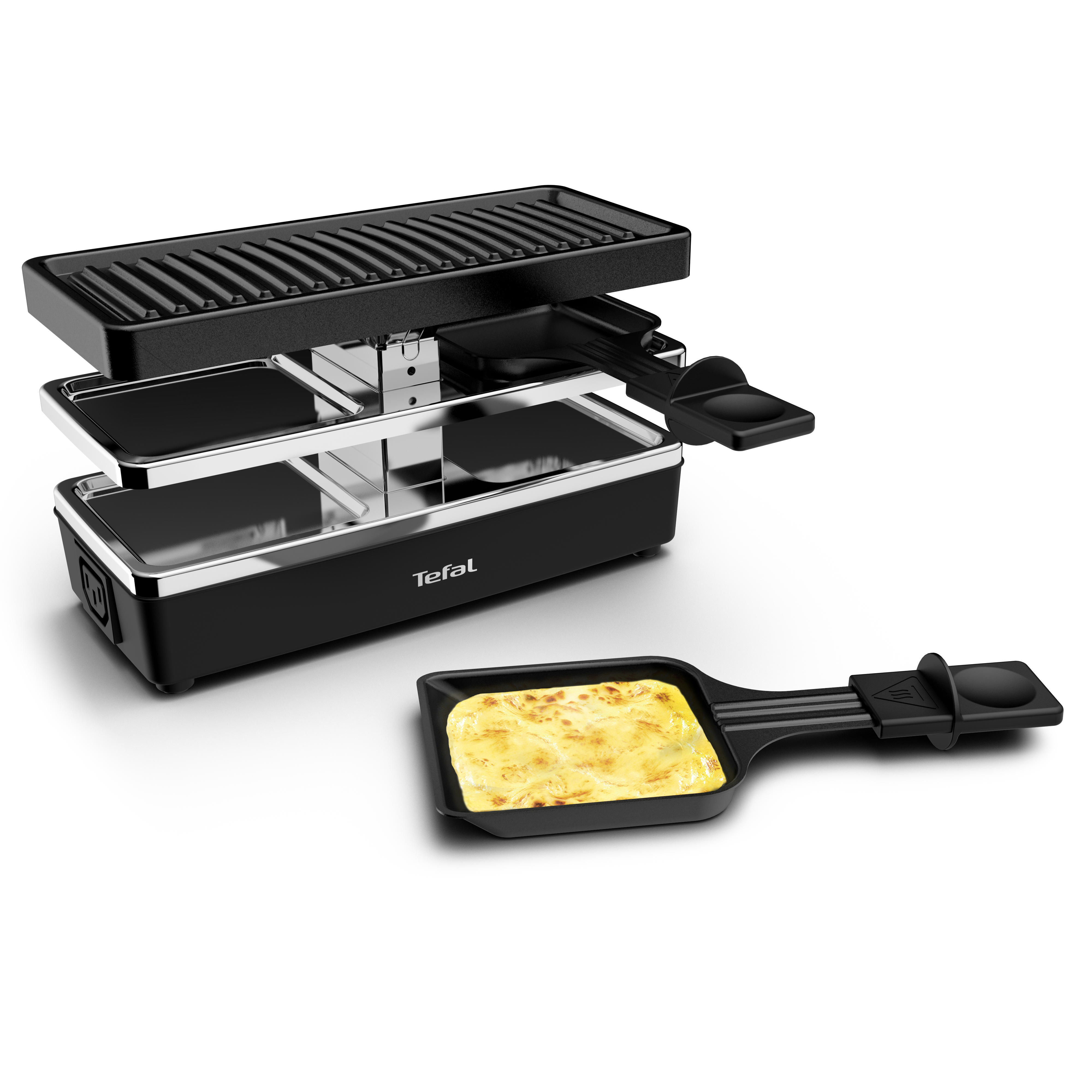 Schwarzer Tefal Raclette-Grill. Oberer Grill, 2 Tabletts mit geschmolzenem Käse. Weißer Hintergrund.