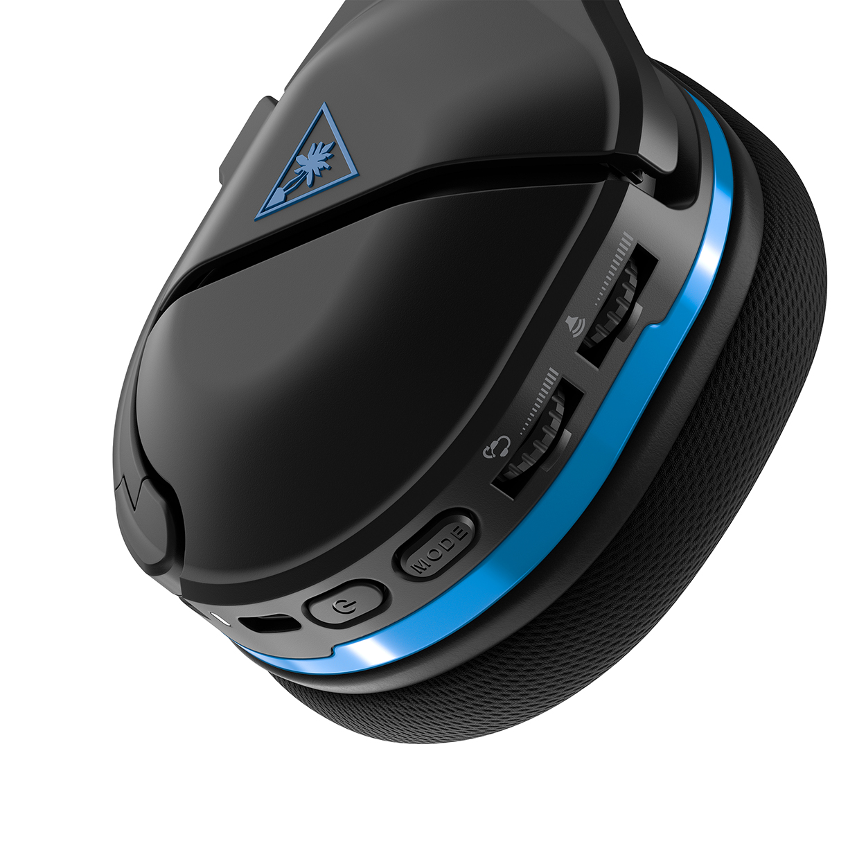 Een detail van een zwarte en blauwe gaming headset. Het heeft bedieningsknoppen en een blauwe lichtstrip.