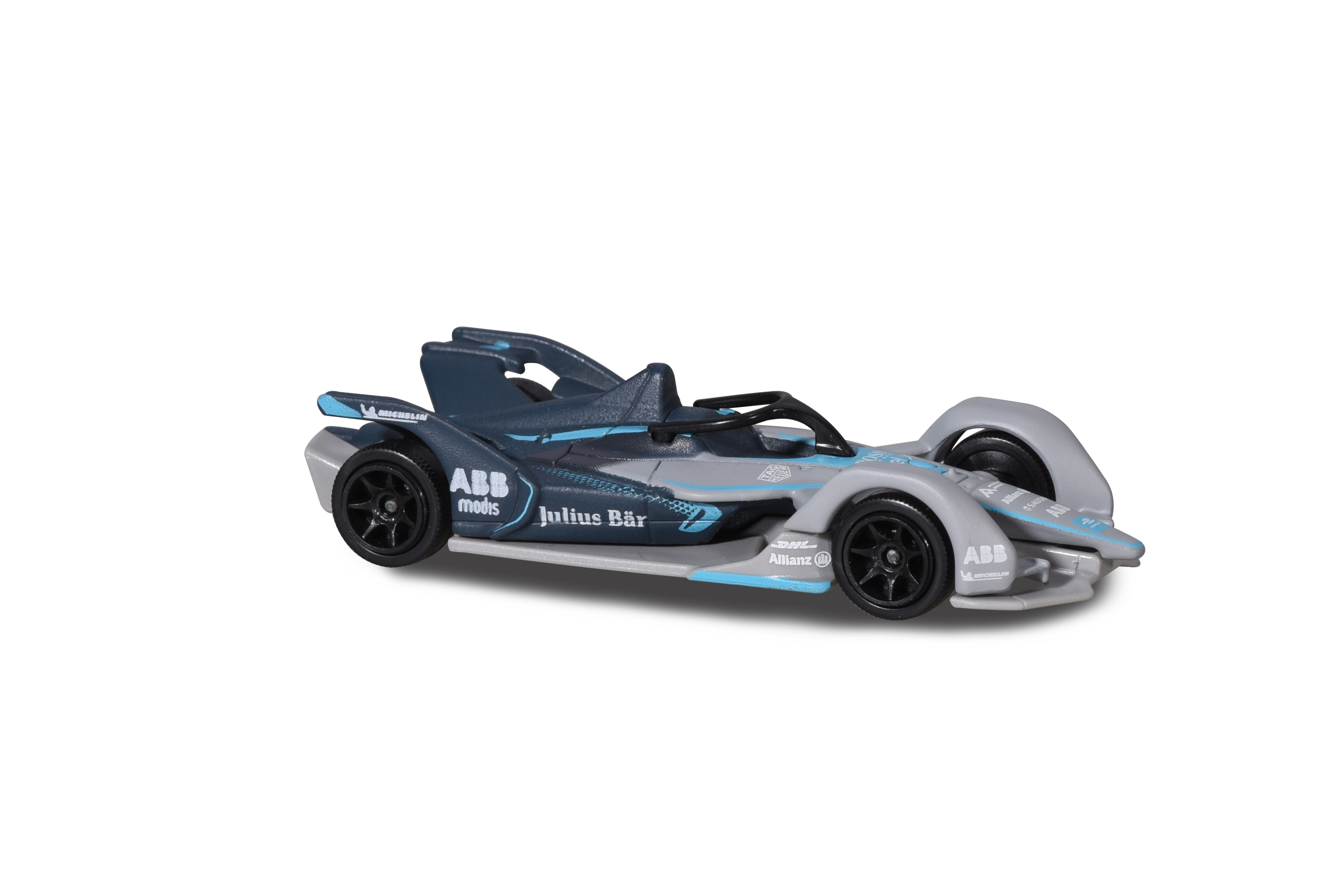 Ein graues und blaues Formel-E-Rennwagenmodell steht auf weißem Grund. Logos von Sponsoren sind sichtbar.