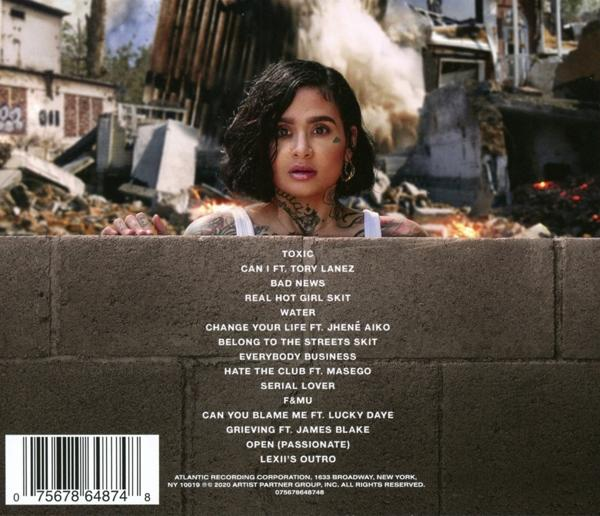 Albumcover mit einer tätowierten Frau vor einer Mauer. Trackliste mit Songtiteln ist sichtbar.