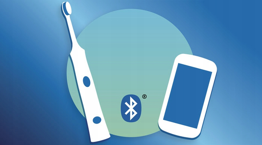 Zahnbürste und Smartphone mit Bluetooth-Symbol auf blauem Hintergrund.