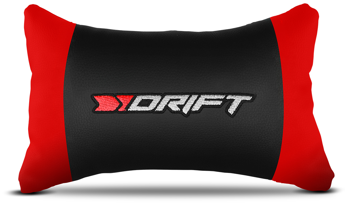 Almohada negra con extremos rojos, con "DRIFT" bordado en blanco.