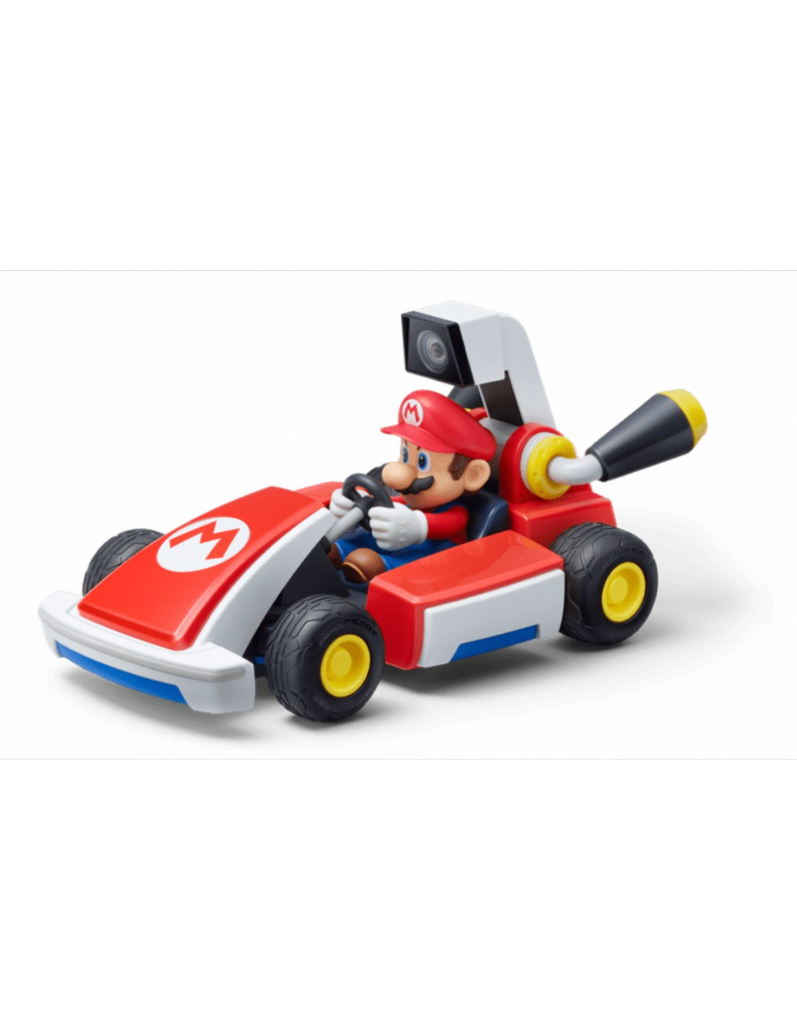 Mario en un kart rojo con cámara, sobre un fondo blanco, listo para correr.