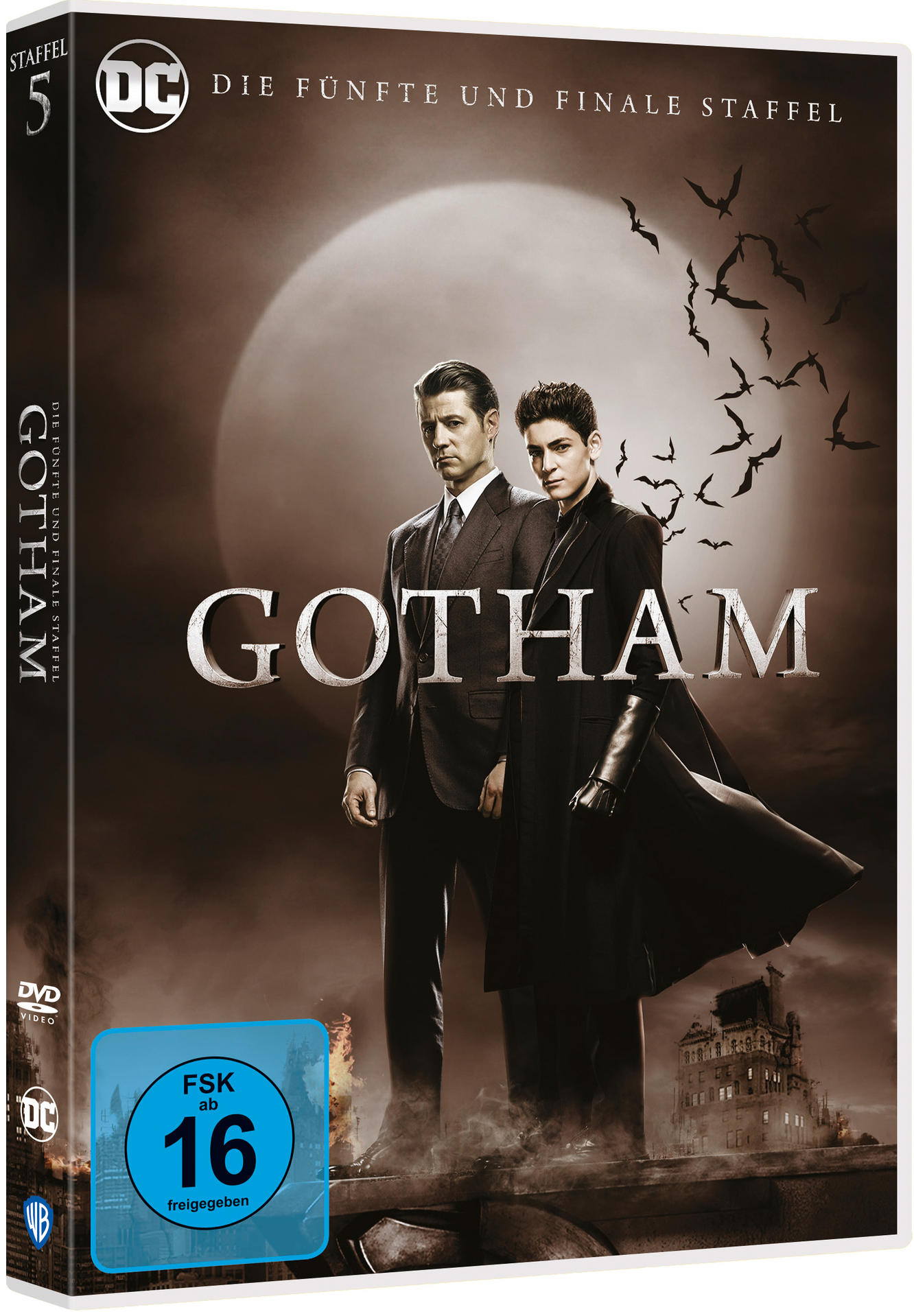Gotham DVD-Hülle. Zeigt zwei Männer in Anzügen vor dunklem Hintergrund und Vollmond. Dunkle Farben.