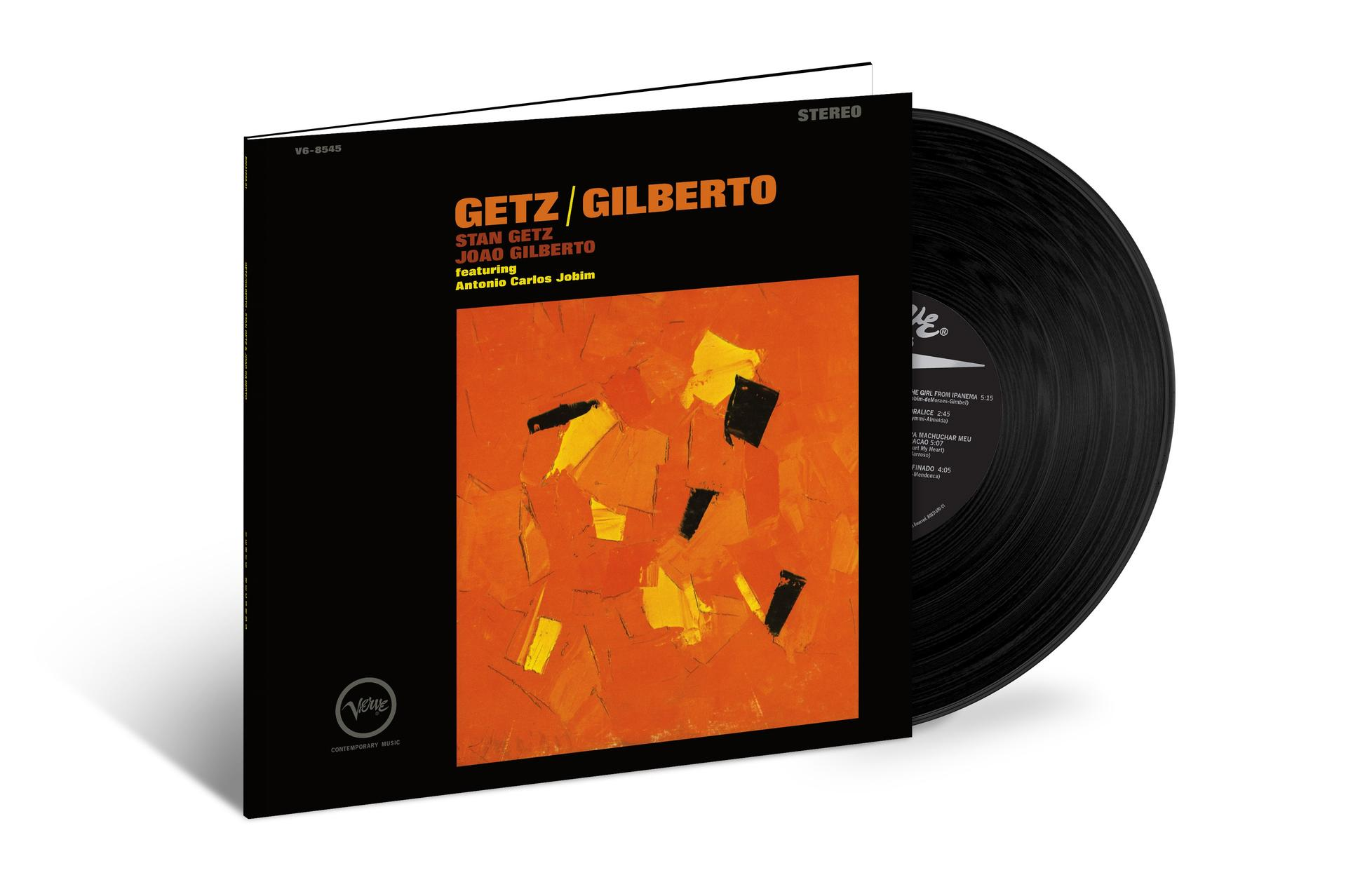 A Getz/Gilberto album borítója. Egy fekete bakelitlemez látható az album borítójánál, narancssárga és sárga absztrakt művészettel.