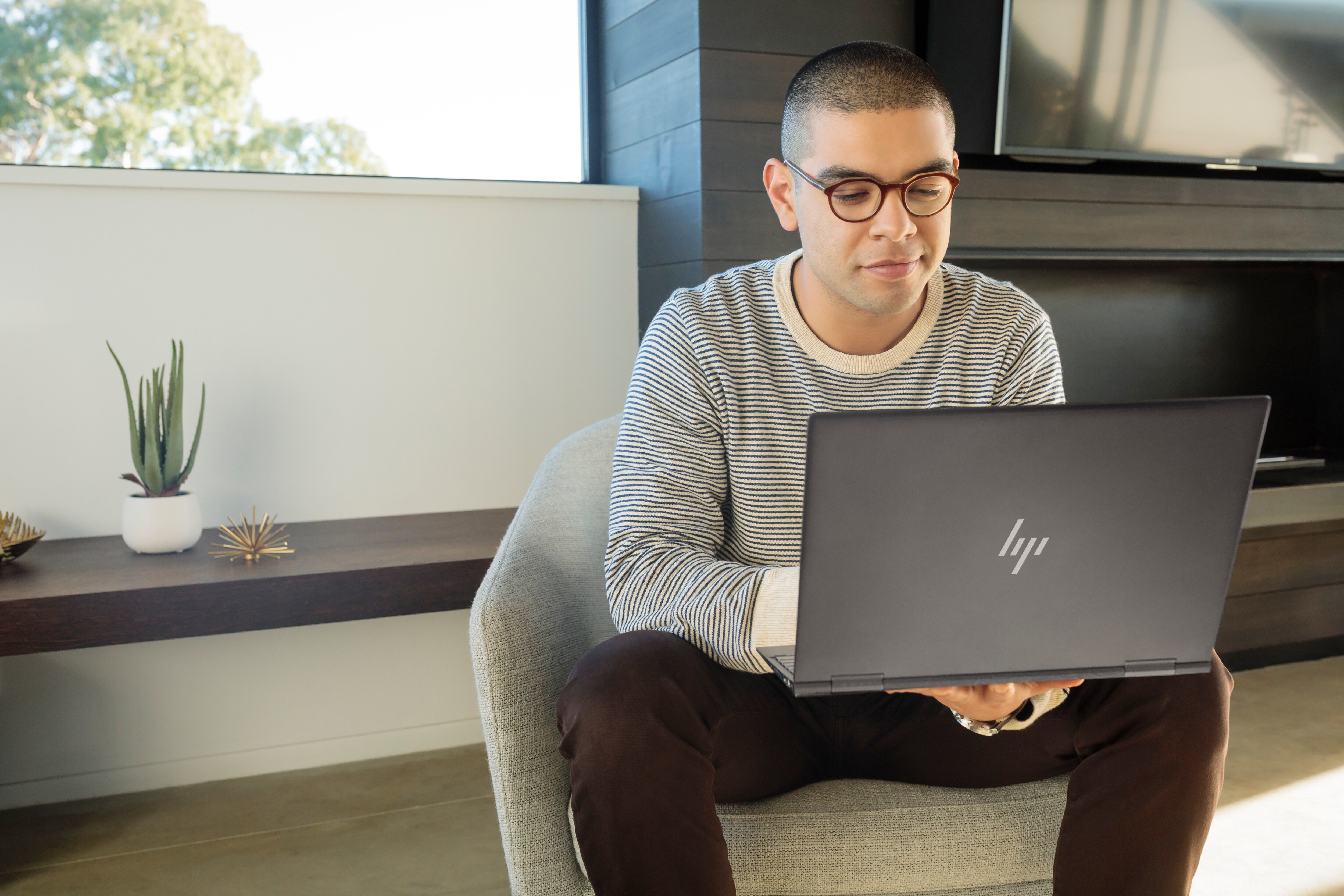 HP ENVY x360 13-ag0305ng - 13,3 Zoll - AMD Ryzen™ 5 2500U - 8 GB - 512 GB - AMD Radeon™ RX Vega 8 - Windows 10 Home (64 Bit)