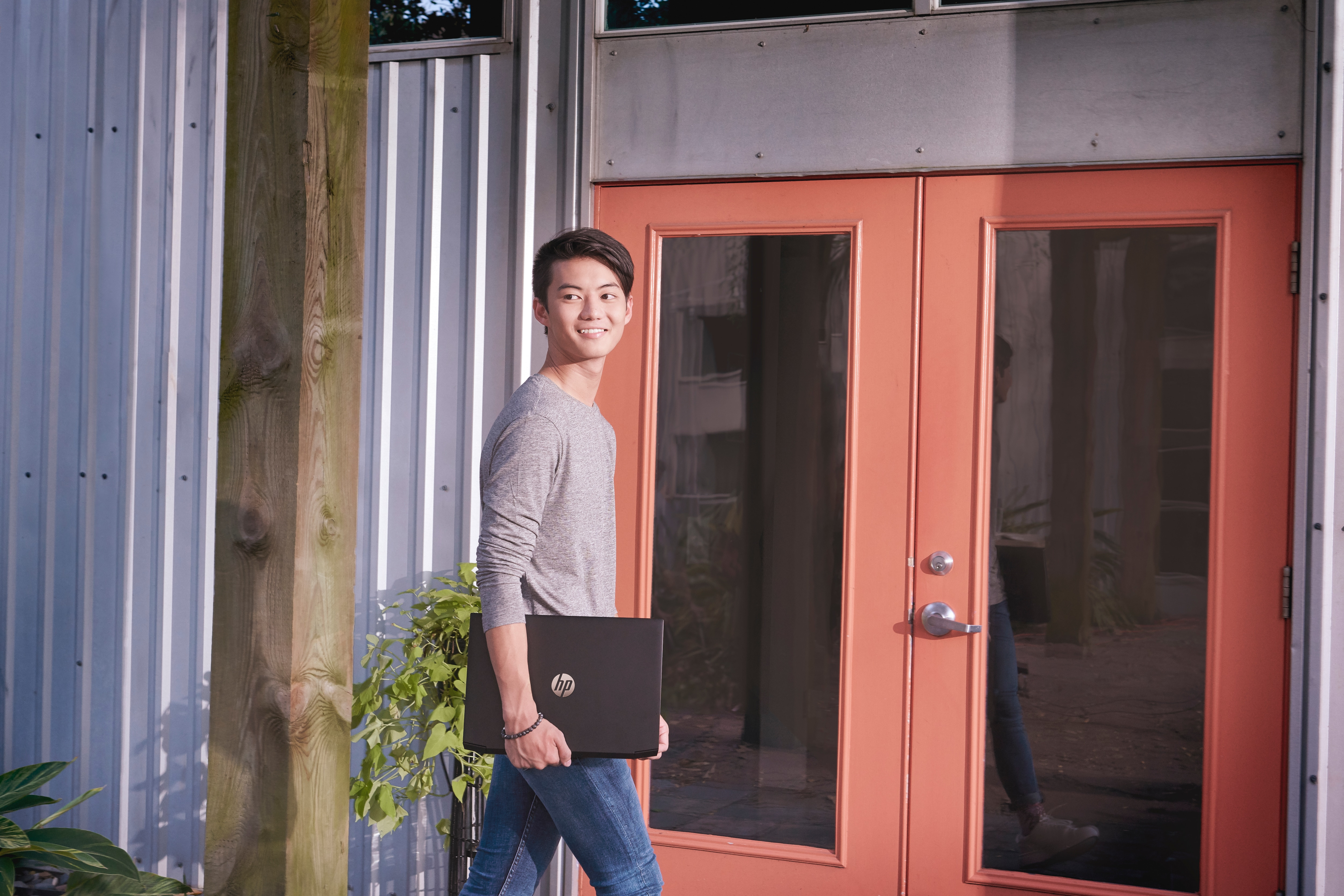 HP Pavilion 15-ec0315ng - 15,6 Zoll - AMD Ryzen™ 5 3550H - 8 GB - 512 GB - NVIDIA GeForce® GTX 1650 - Windows 10