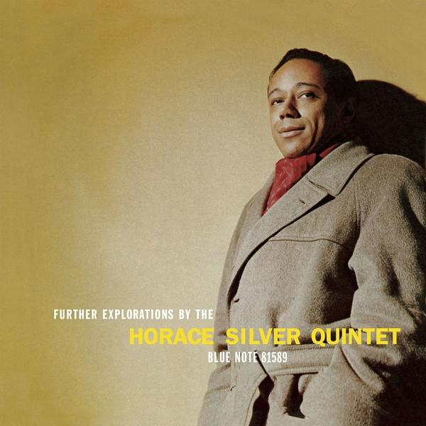 Album borító: Horace Silver Quintet. Egy kabátos férfi a sárga háttér előtt a kamerába néz.