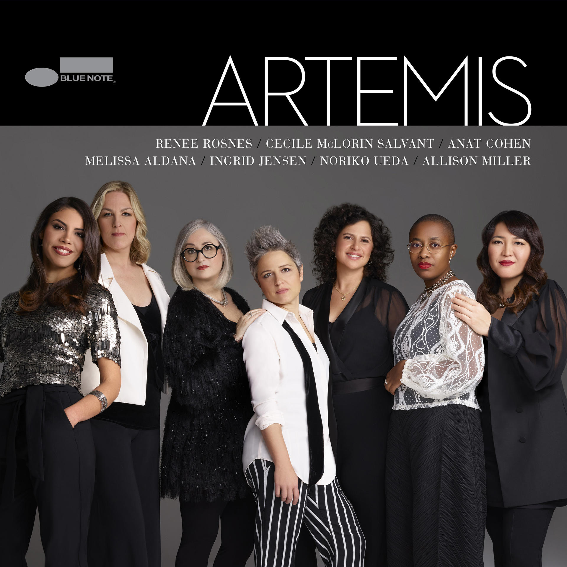 Album borító. Hét nő pózol, 'Artemis' szöveg és a zenekar tagjainak nevei.