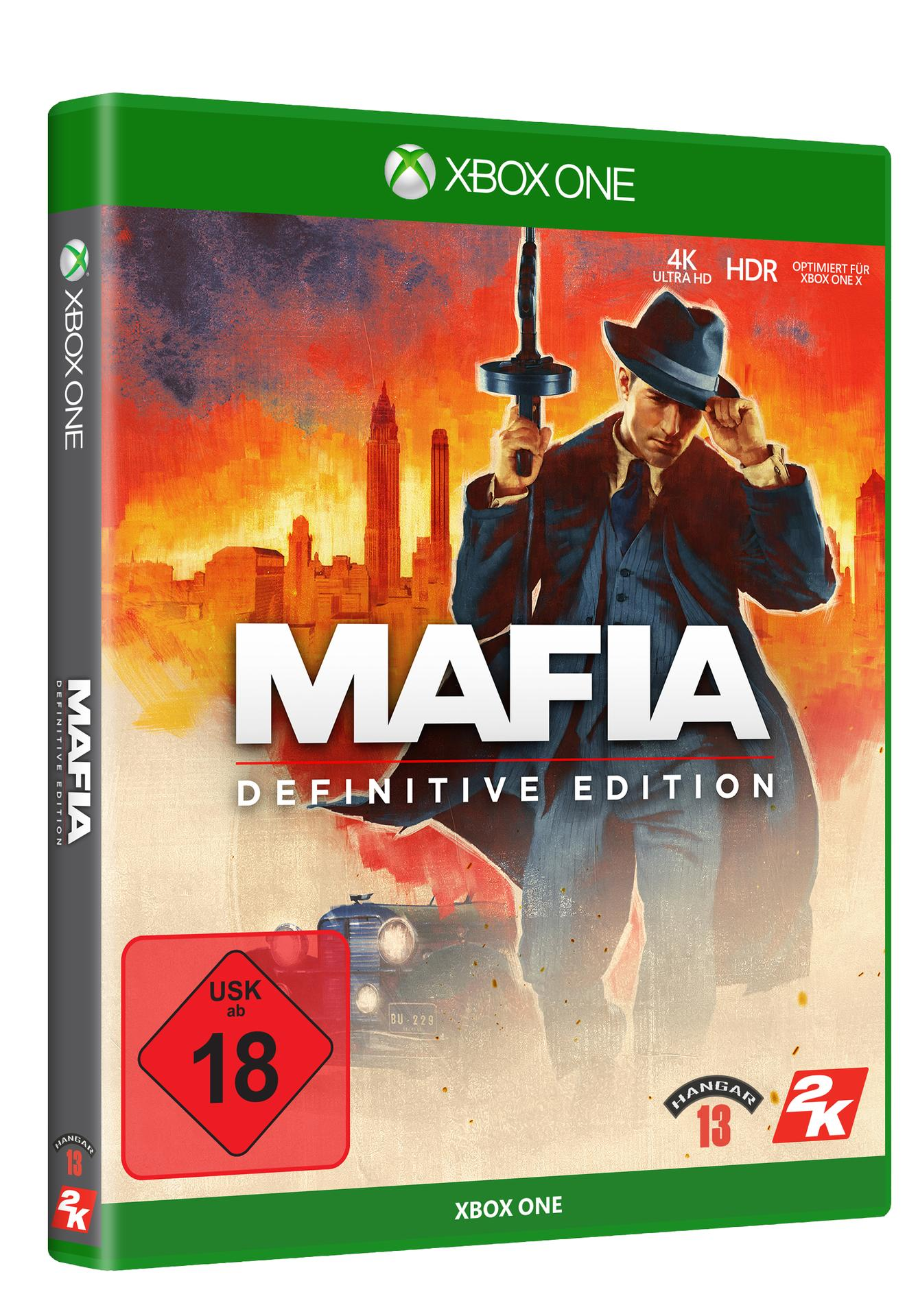 Das Xbox One Spiel 'Mafia: Definitive Edition' Boxart. Ein Mann in Anzug und Hut hält eine Tommy-Gun.