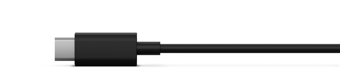 Ein schwarzes USB-C-Kabel mit rechteckigem Stecker, auf weißem Hintergrund.