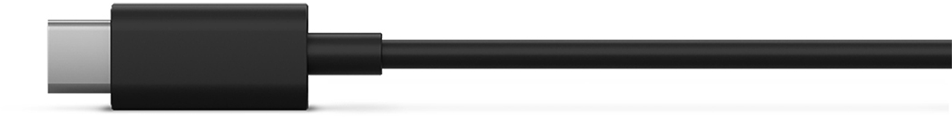 Un câble noir avec un connecteur USB-C sur fond blanc.