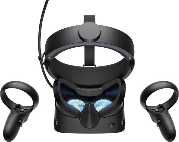 Auriculares VR negros con mandos. Mandos negros, fondo negro.