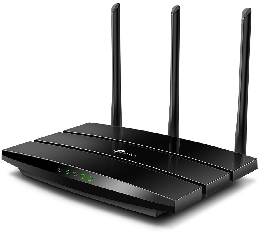 Egy fekete TP-Link router 3 antennával. Fehér háttéren van, és jelzőfényekkel rendelkezik.