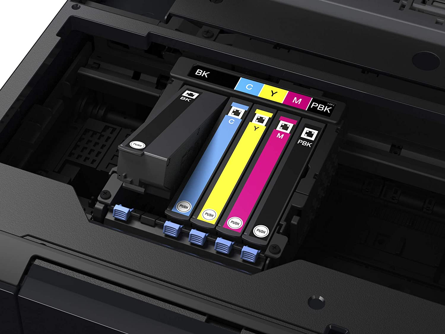 Compartimento abierto de cartuchos de impresora de inyección de tinta con cartuchos negro, cian, amarillo, magenta y negro instalados.