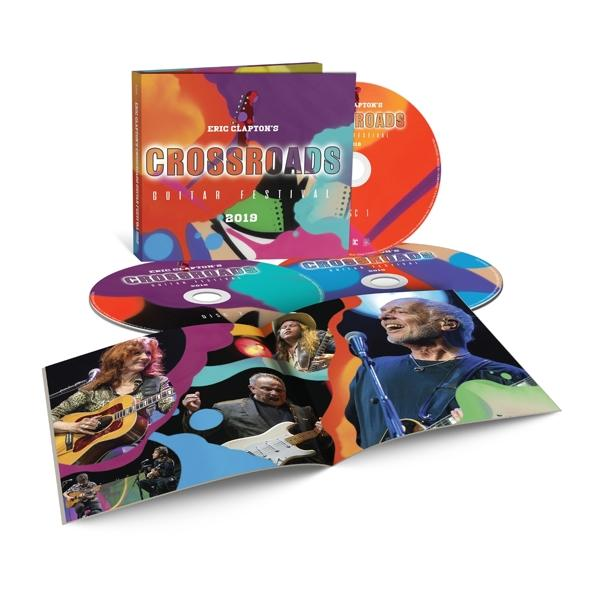 Albumcover mit einer CD-Box und drei CDs. Das Cover enthält Bilder des Künstlers auf der Bühne.