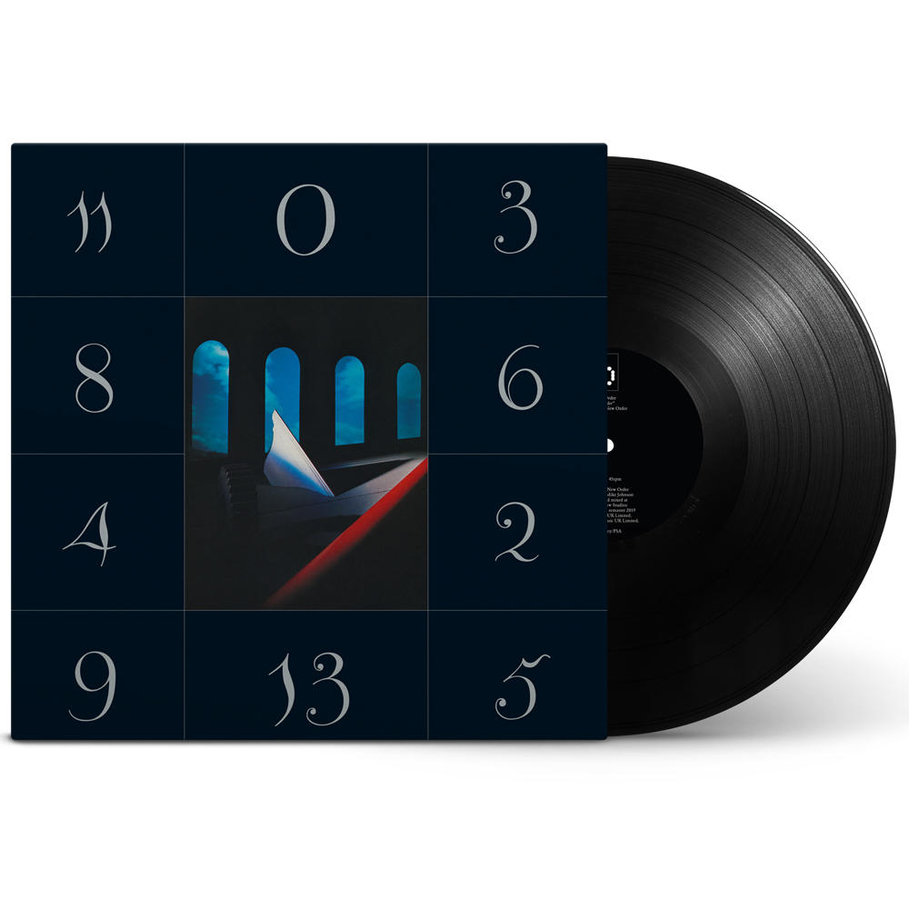 Albumhoes met een zwarte vinyl rechts, een blauw raster met nummers en een surrealistisch beeld in het midden.