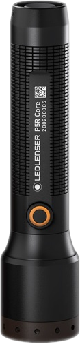 Fekete LED-es zseblámpa narancssárga gombbal és fehér háttérrel.
