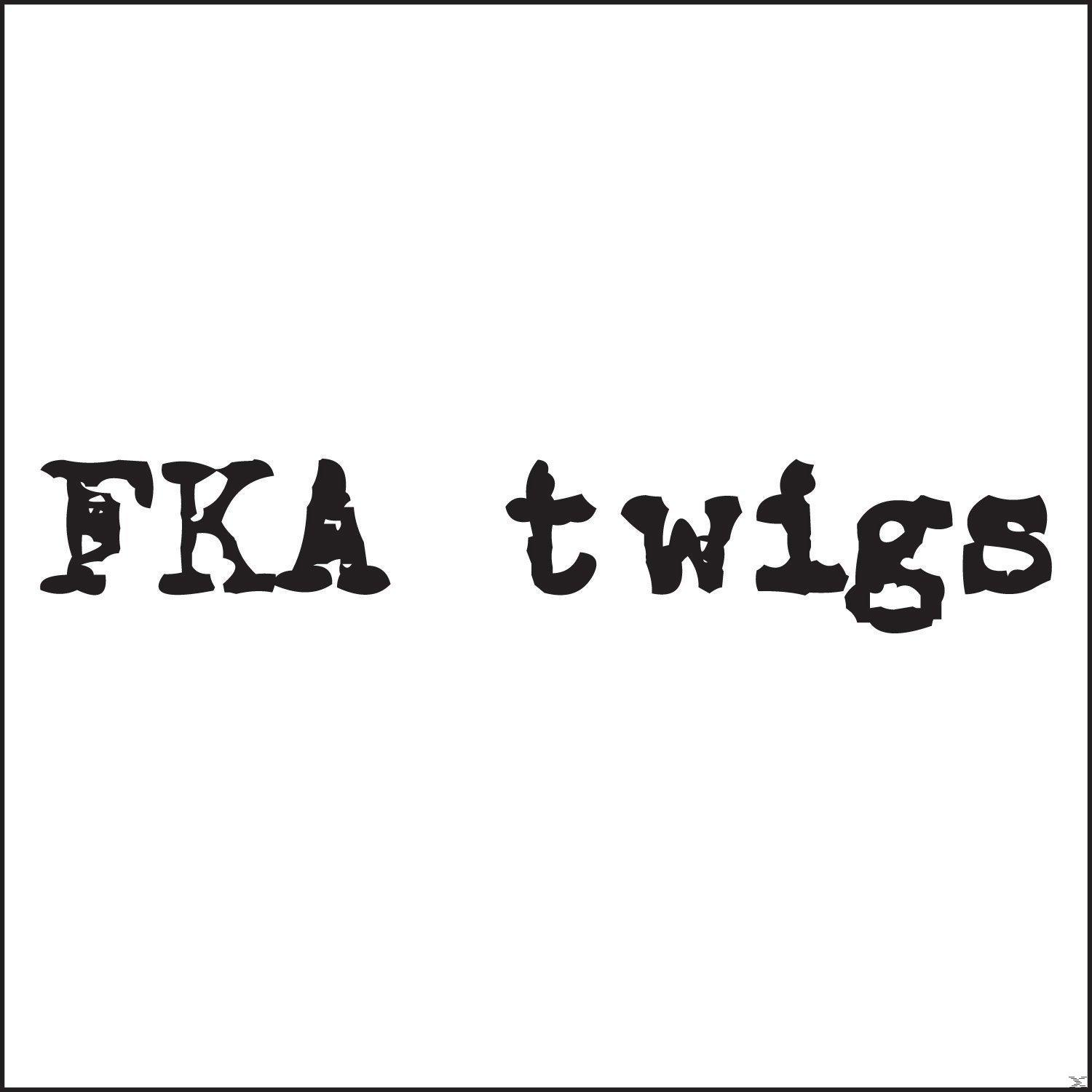 Fekete-fehér szöveg: FKA twigs fehér háttéren.