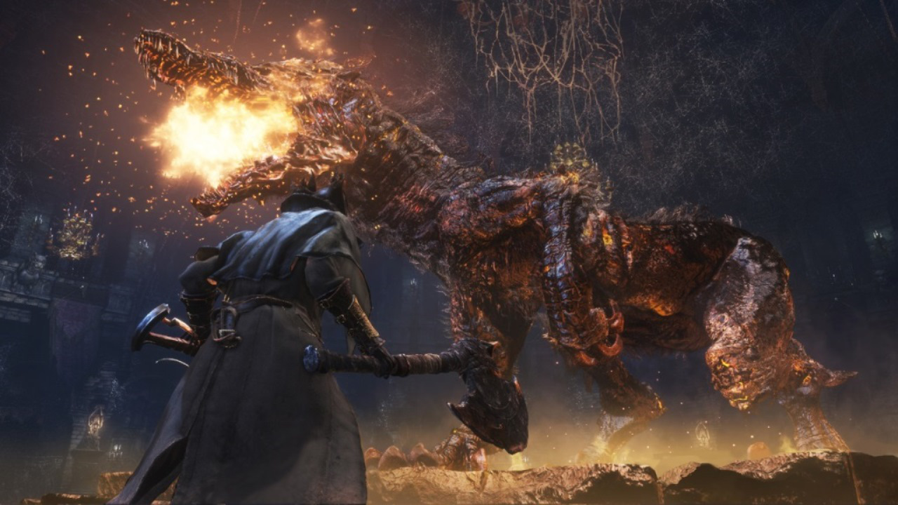 Une scène de jeu vidéo avec un chasseur affrontant un grand monstre cracheur de feu dans un cadre sombre.