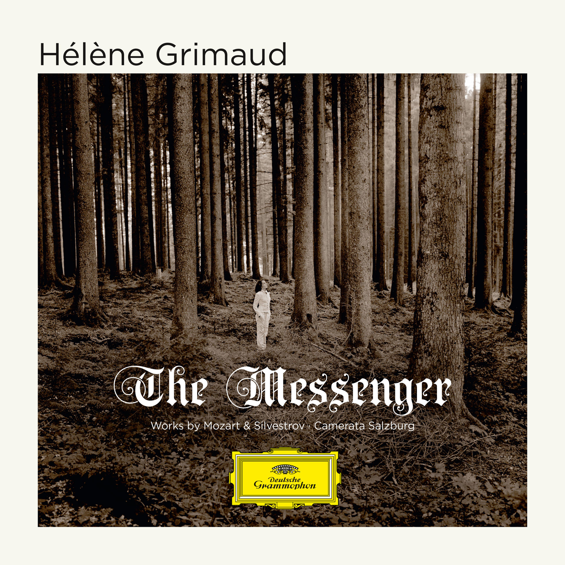 Pochette d'album avec Hélène Grimaud et le texte 'The Messenger'. Une femme debout dans une forêt.