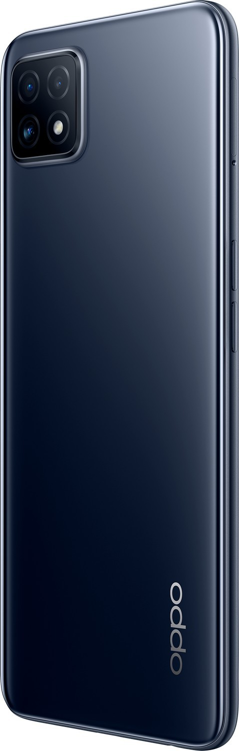 Teléfono Oppo azul oscuro, vista trasera. El teléfono tiene cuatro lentes de cámara y el logotipo de Oppo.
