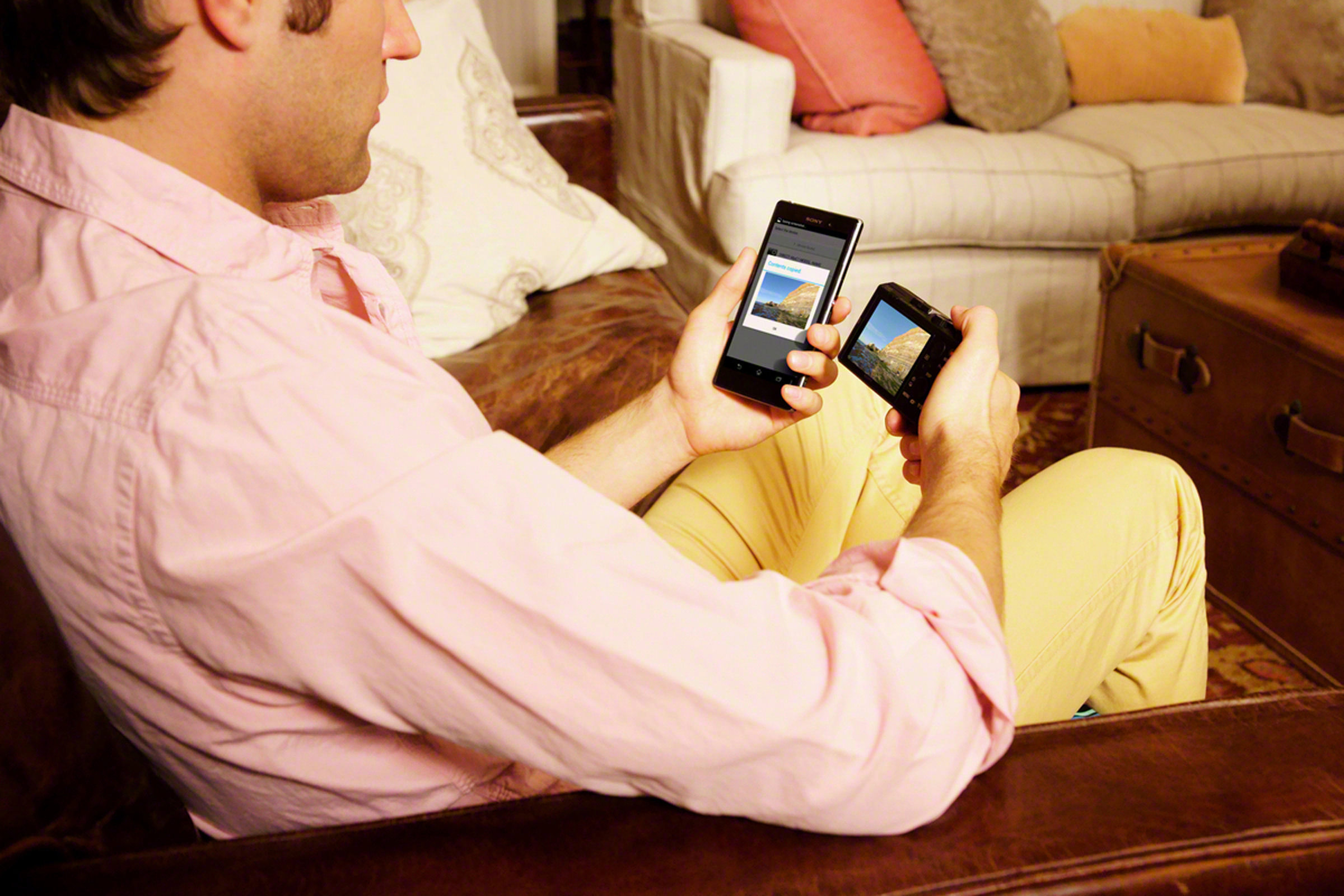 SONY Cyber-shot DSC-HX60 NFC Digitalkamera Schwarz, 30x opt. Zoom, TFT-LCD, Xtra Fine, WLAN