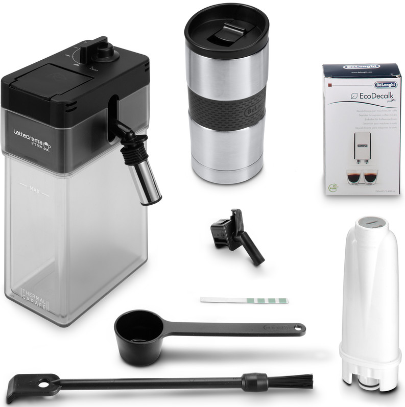 Verschiedenes Kaffeemaschinenzubehör: Milchbehälter, Thermobecher, Entkalkungsset und andere Teile.