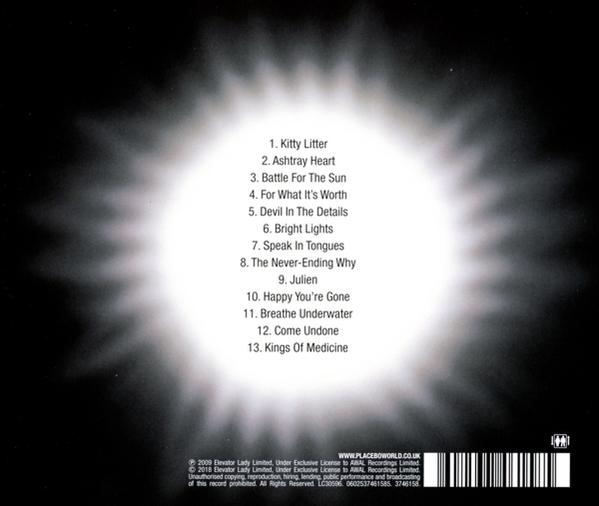 Rückseite einer CD mit einer Liste von Songtiteln und einem hellen Lichteffekt.
