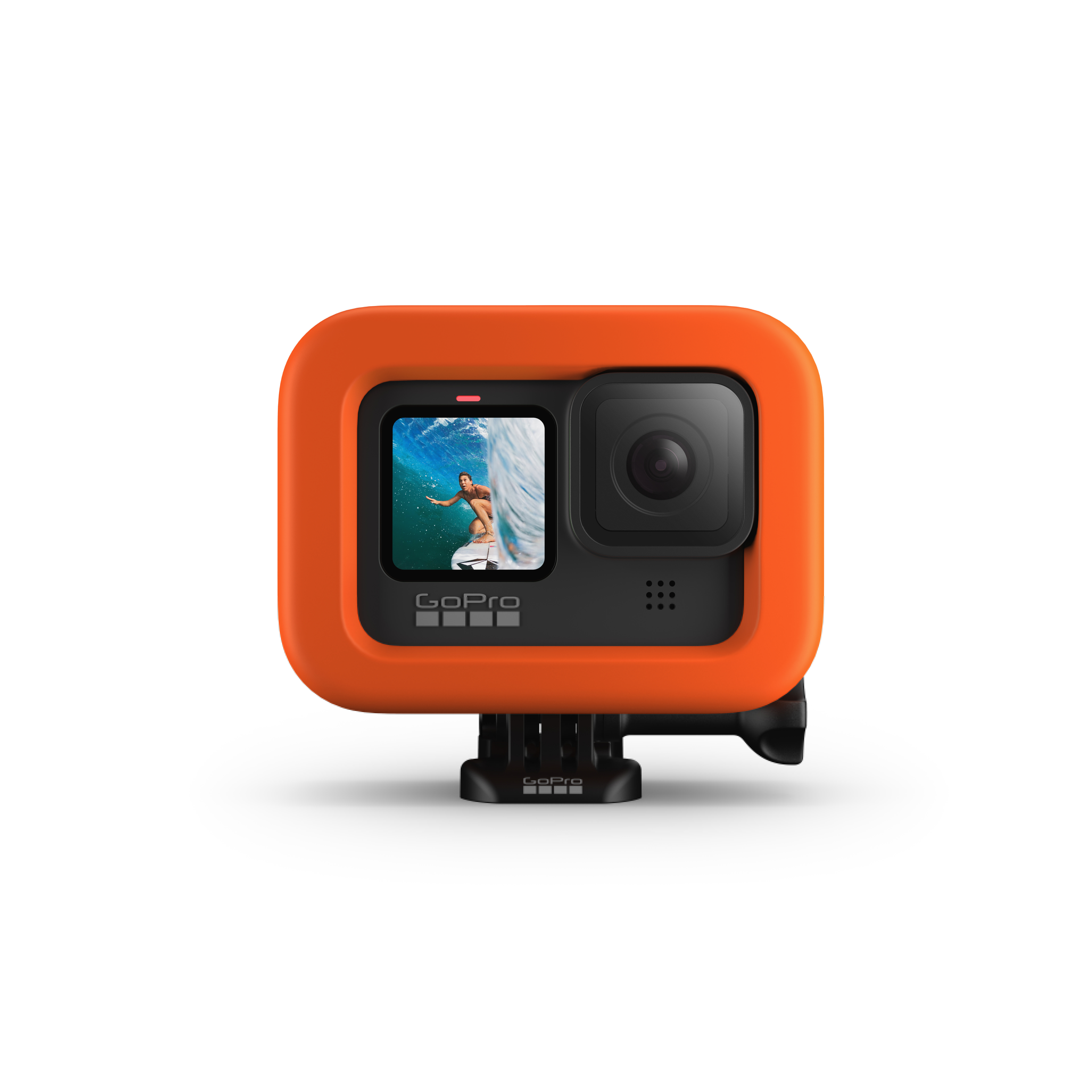 GoPro-Kamera in einem orangefarbenen Schutzgehäuse mit einem Bildschirm, der einen Surfer zeigt.