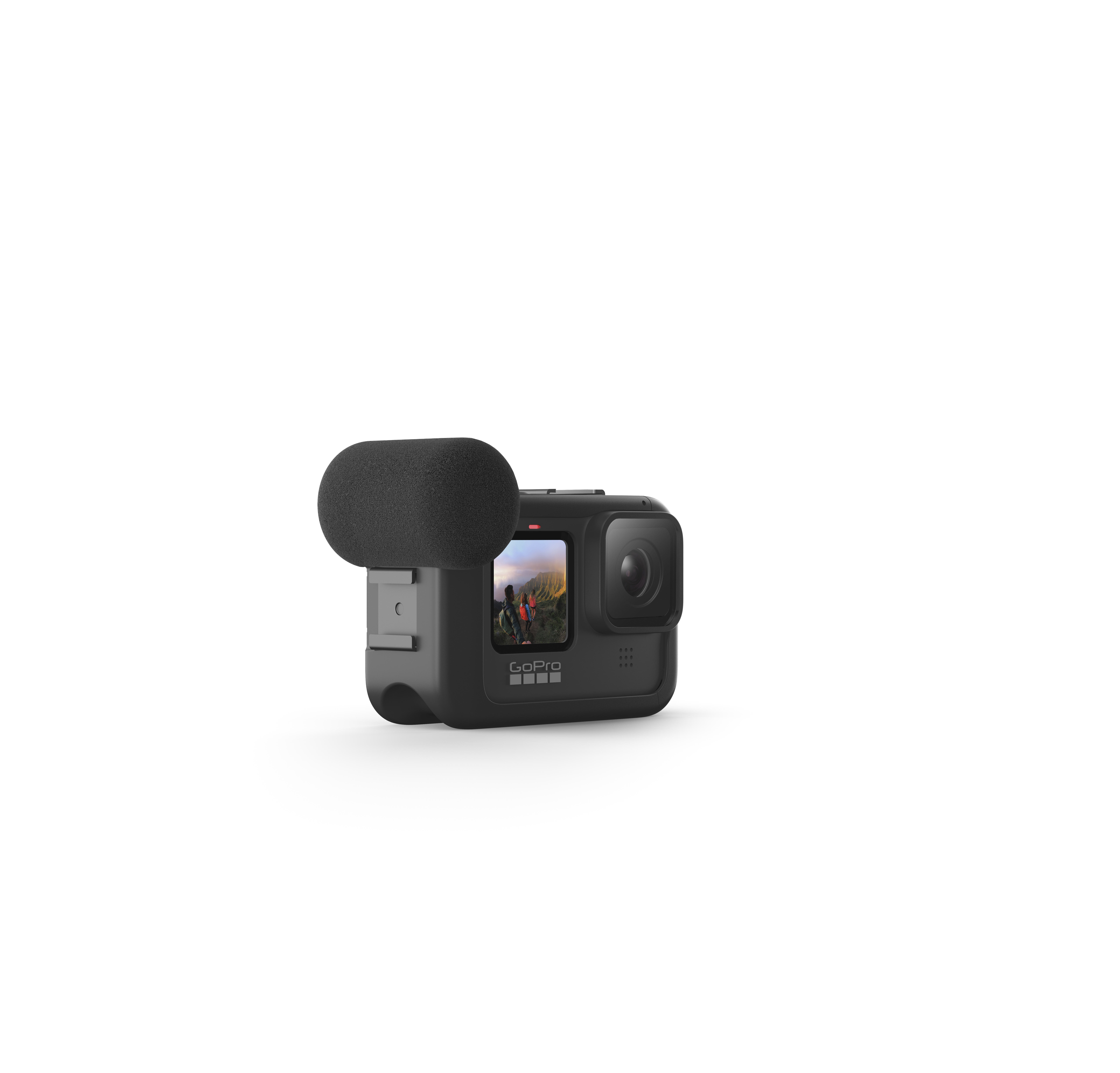 Schwarze GoPro-Kamera mit Mikrofon. Der Bildschirm zeigt eine Außenszene.