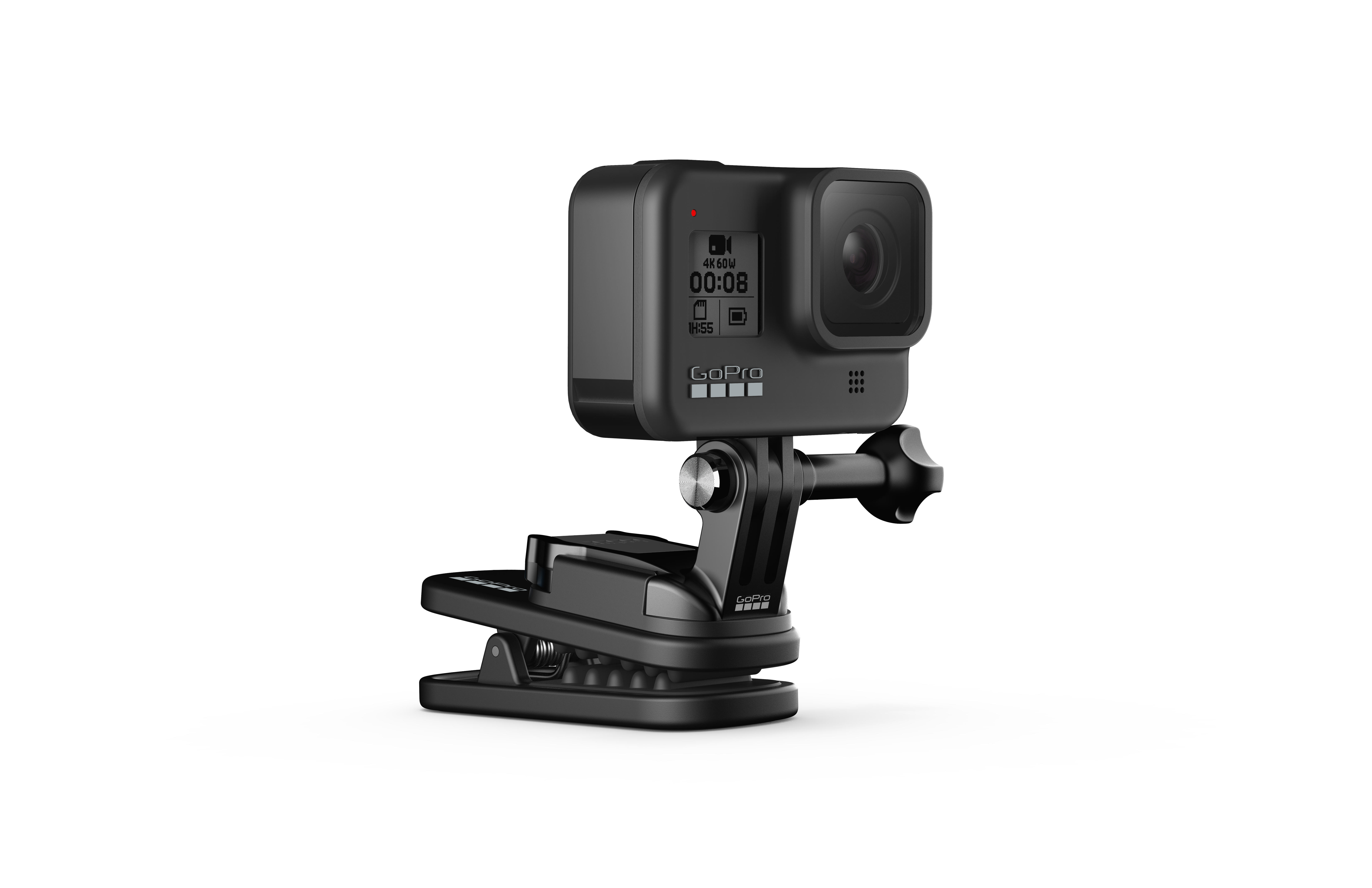 Eine schwarze GoPro-Kamera, die auf einem Clip montiert ist, vor weißem Hintergrund.