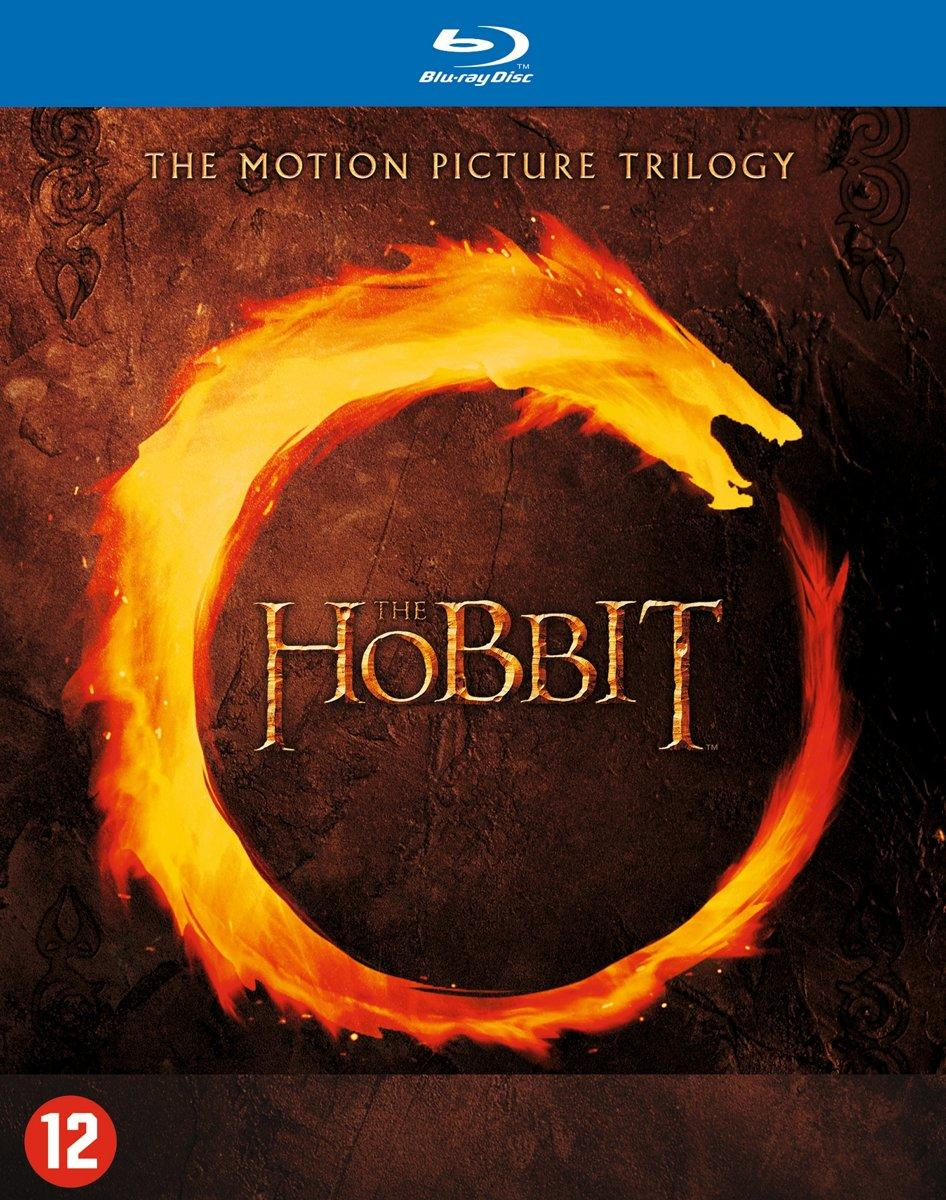 La couverture du disque Blu-ray du Hobbit avec un motif de feu en forme de dragon.