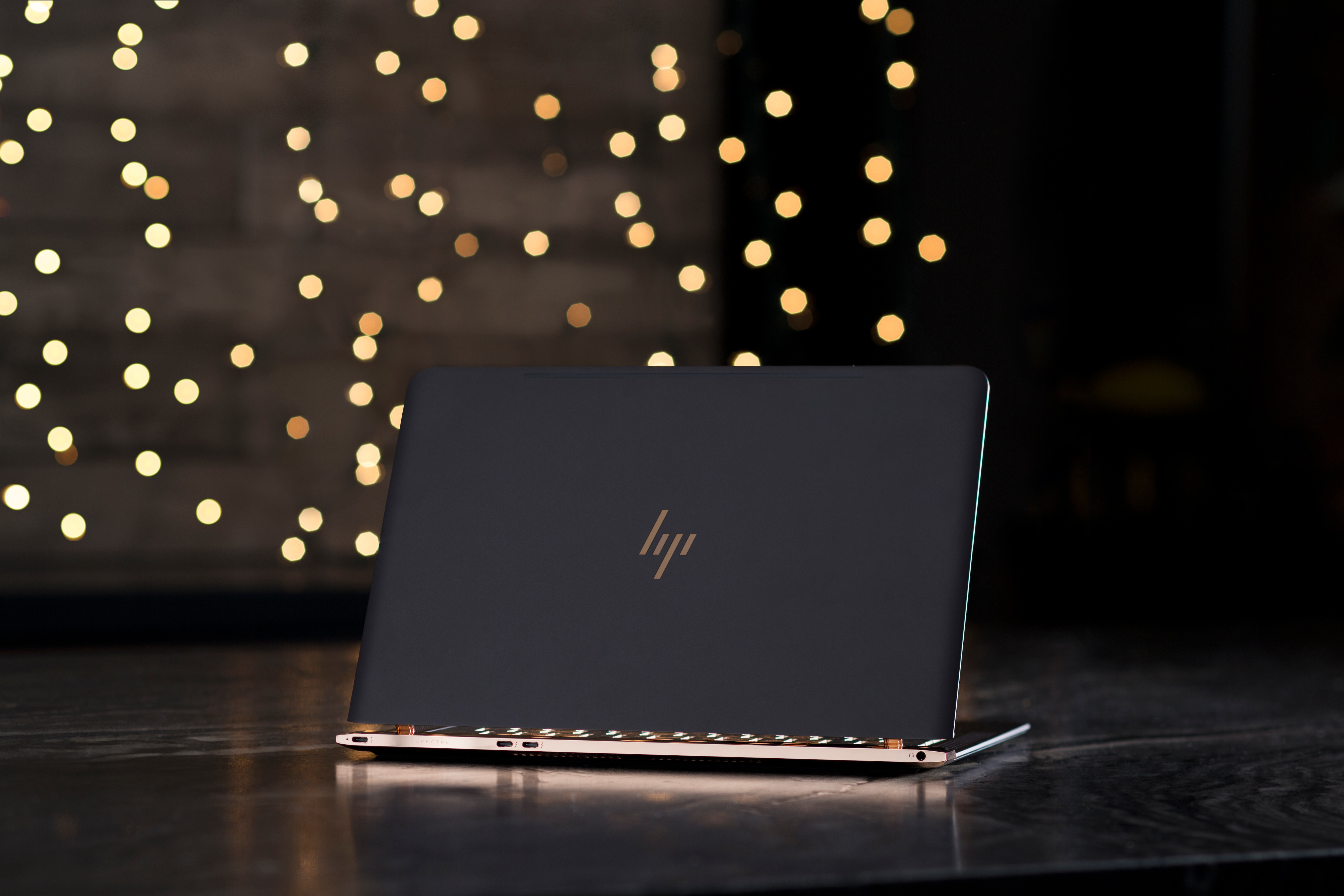 HP Spectre 13-v030ng  - 13,3 Zoll - Intel® Core™ i7 i7-6500U - 8 GB - 512 GB - Intel® HD 520 - Windows 10 Home (64 Bit)