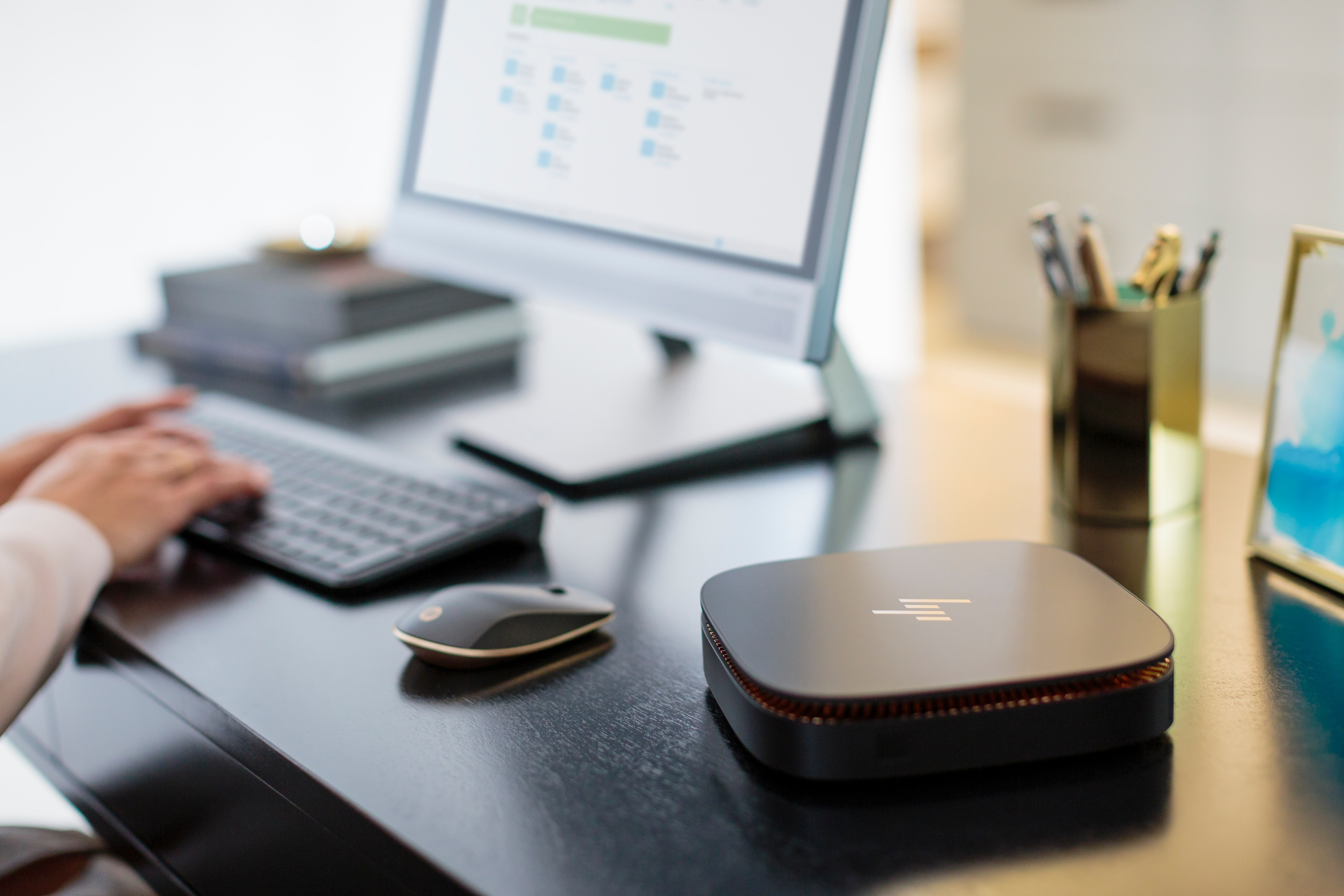 HP - B2B Elite Slice - Intel® Core™ i5 i5-7500T - 8 GB - 256 GB