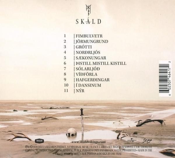 Albumcover mit Strandszene, Totenkopf und Schwert im Wasser.