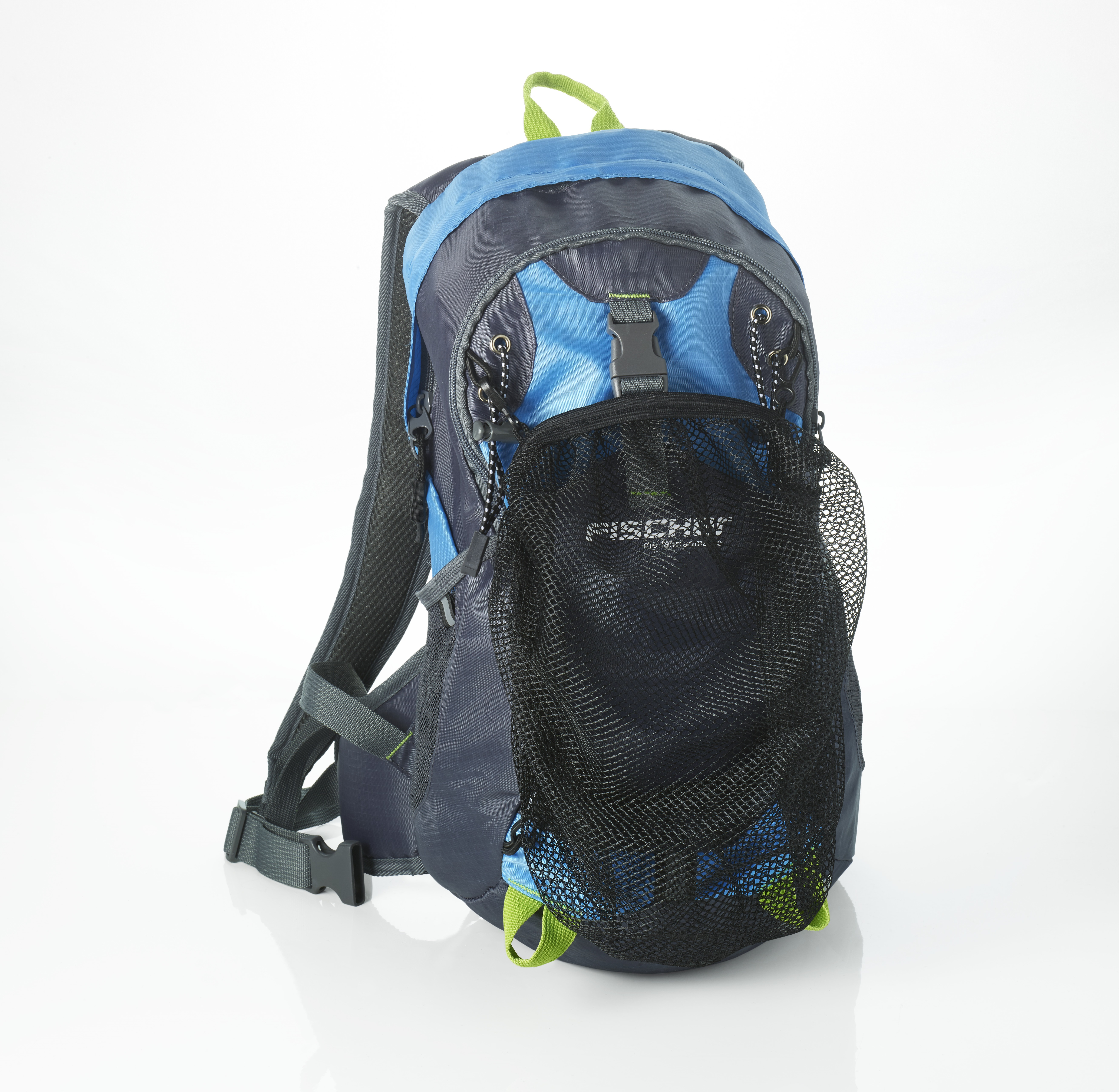 Blau-grauer Rucksack mit schwarzer Netztasche auf Weiß.