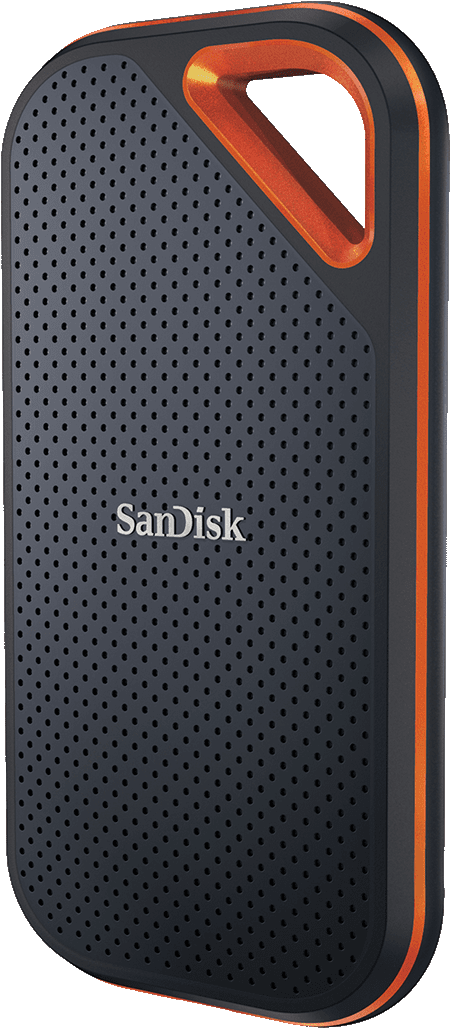 Schwarze und orangefarbene externe Festplatte von SanDisk mit Markenlogo.