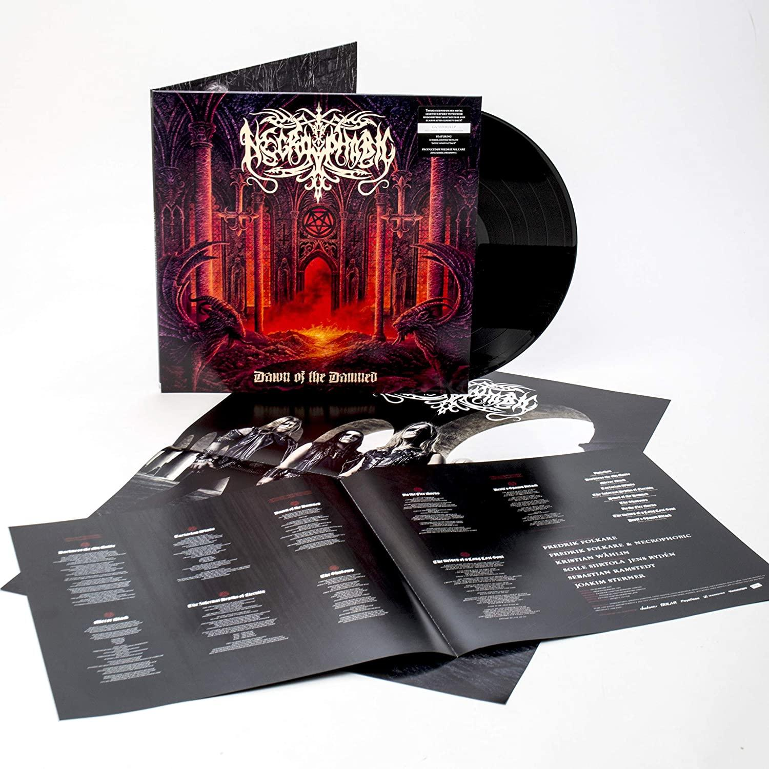 Vinyl-Schallplattenhülle mit Albumcover und einer schwarzen Vinyl-Schallplatte. Das Album ist 'Dawn of the Damned'.