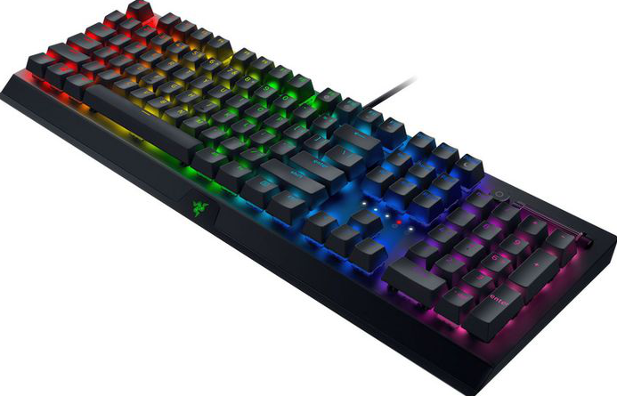 Eine schwarze Tastatur mit farbigen Tasten, Razer-Logo, mit angeschlossenem Kabel.
