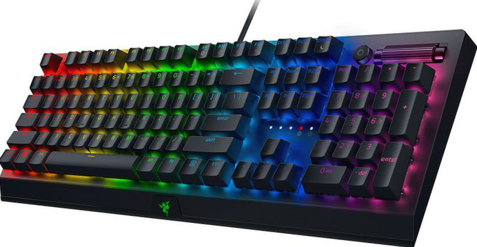 Schwarze Gaming-Tastatur mit RGB-Beleuchtung, Tasten und Razer-Logo.