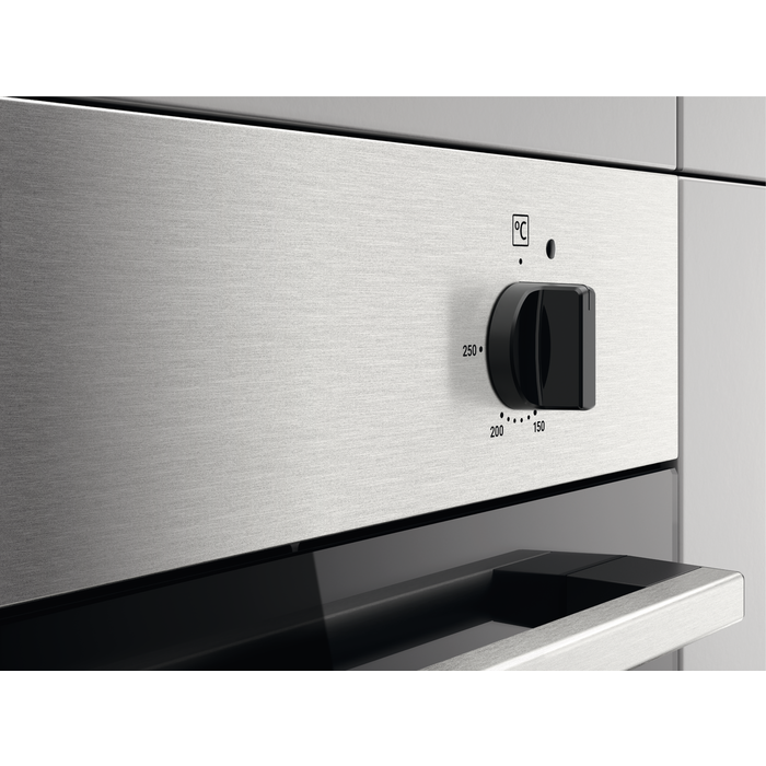 Horno - Zanussi ZOHNB0X1, 56 l, 2450 W, Independiente, Aire Caliente, A, Inox