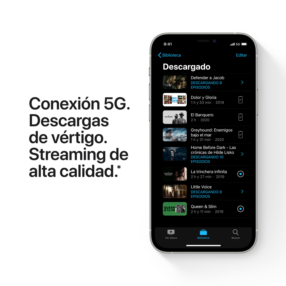 Smartphone mostrando lista de programas descargados y conexión 5G.