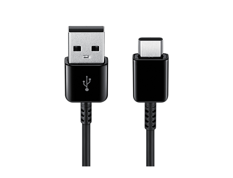 Cable de carga USB-C negro, que muestra ambos extremos. Fondo blanco. Conectores USB-A y USB-C.