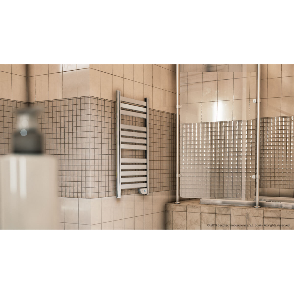 Interior de baño con toallero y mampara de ducha de cristal. Paredes y suelo de baldosas beige.