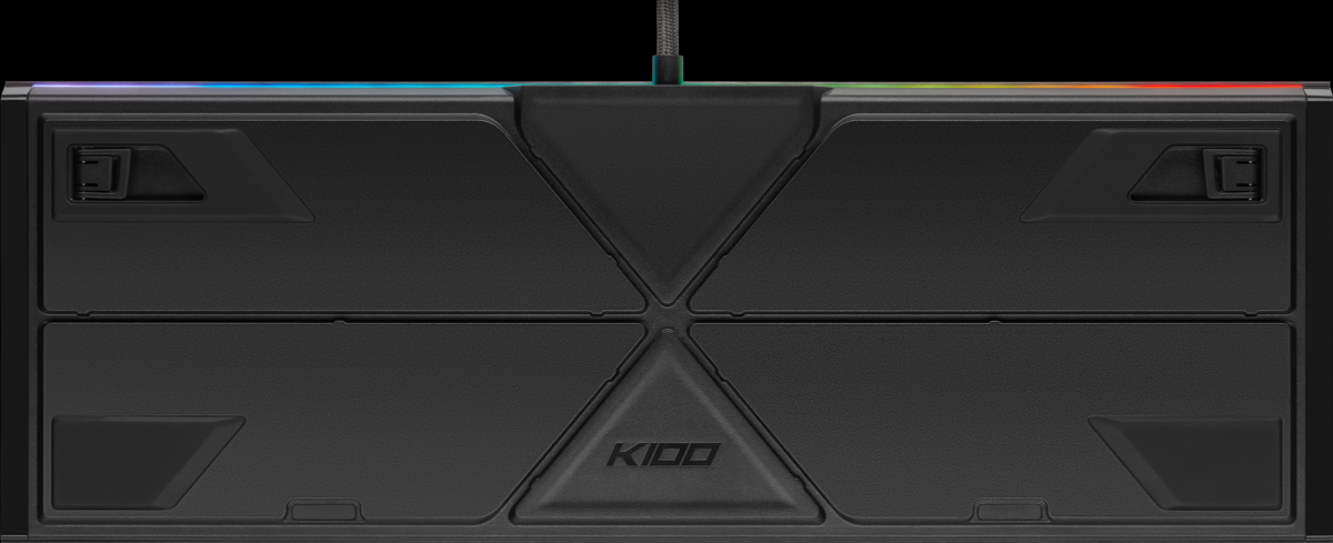 Vue de dessous d'un clavier noir avec éclairage RVB. Le clavier a un logo K100. Fond noir.