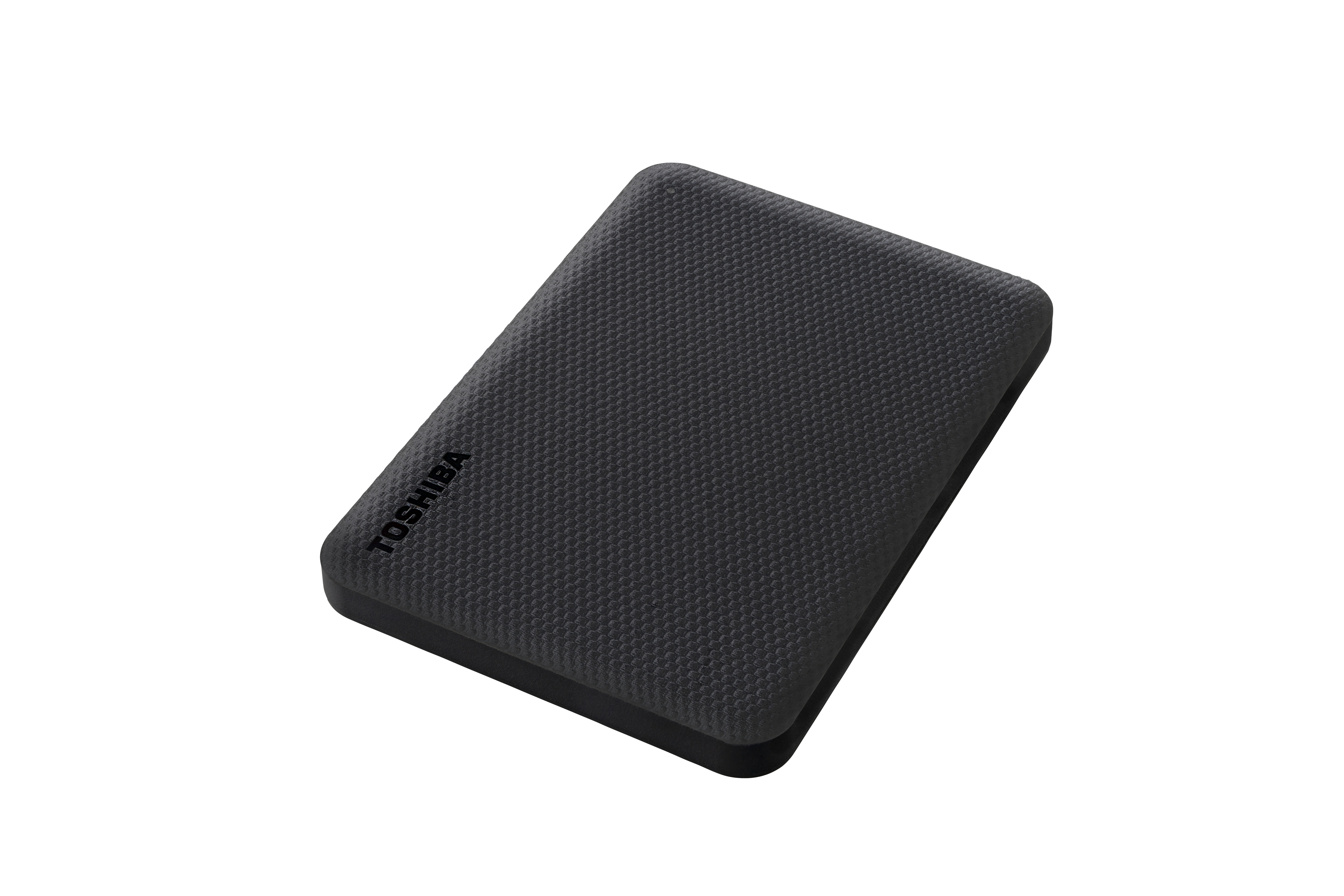 Schwarze externe Festplatte von Toshiba auf weißem Hintergrund.